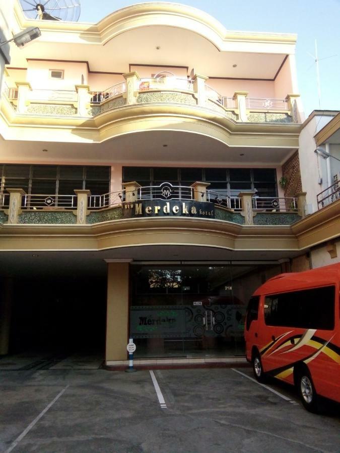 New Merdeka Hotel Jembel Exteriér fotografie